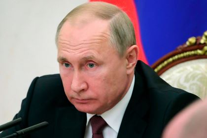 Путин подписал закон о наказании за препятствование работе врачей