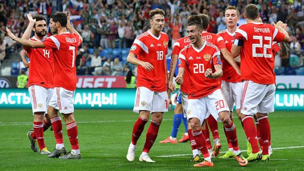 Сборная России опустилась на 46-е место в рейтинге ФИФА