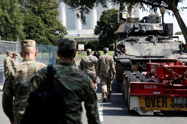   Обещанные Трампом танки оказались ржавыми и без стволов 