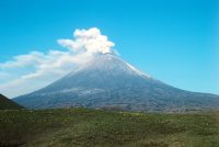   Российский спутник сфотографировал дымящийся вулкан в Перу 